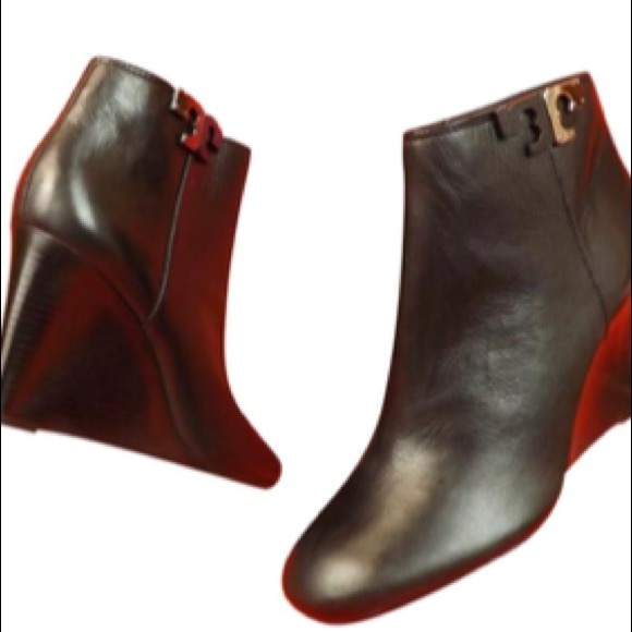 Tory Burch Shoes - Tory Burch Lowell Tumbled Vitello Wedge Booties